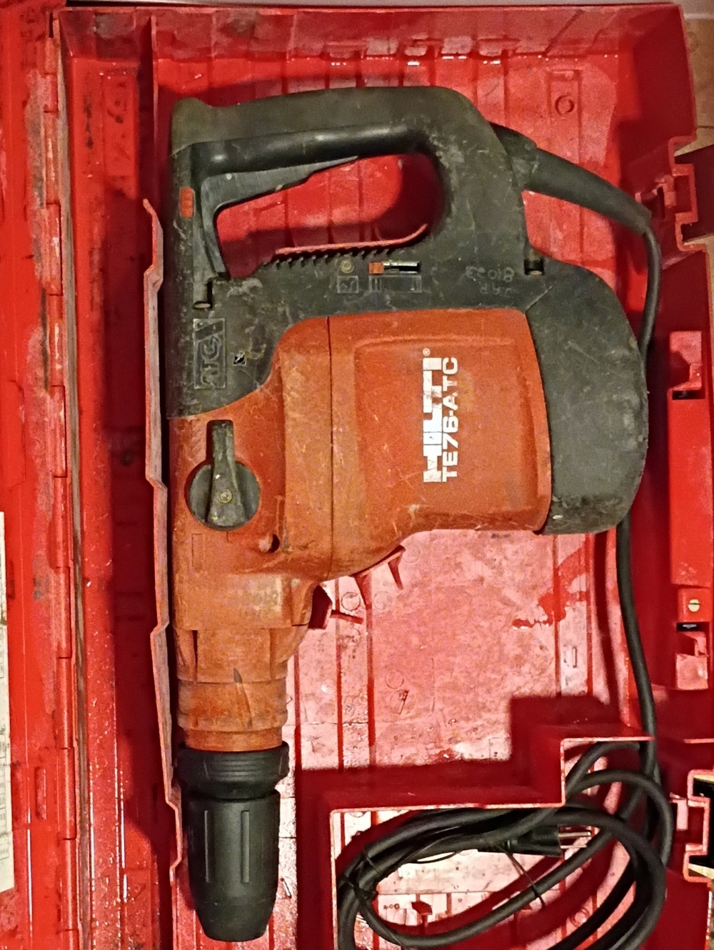 TE 7 Rotary Hammer Drill in Red and Black